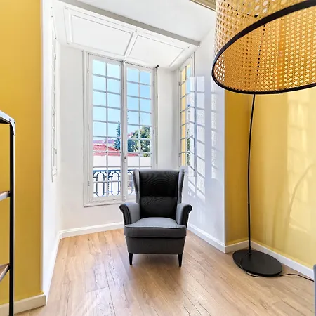 Luxury Homeplace In Center Nizza